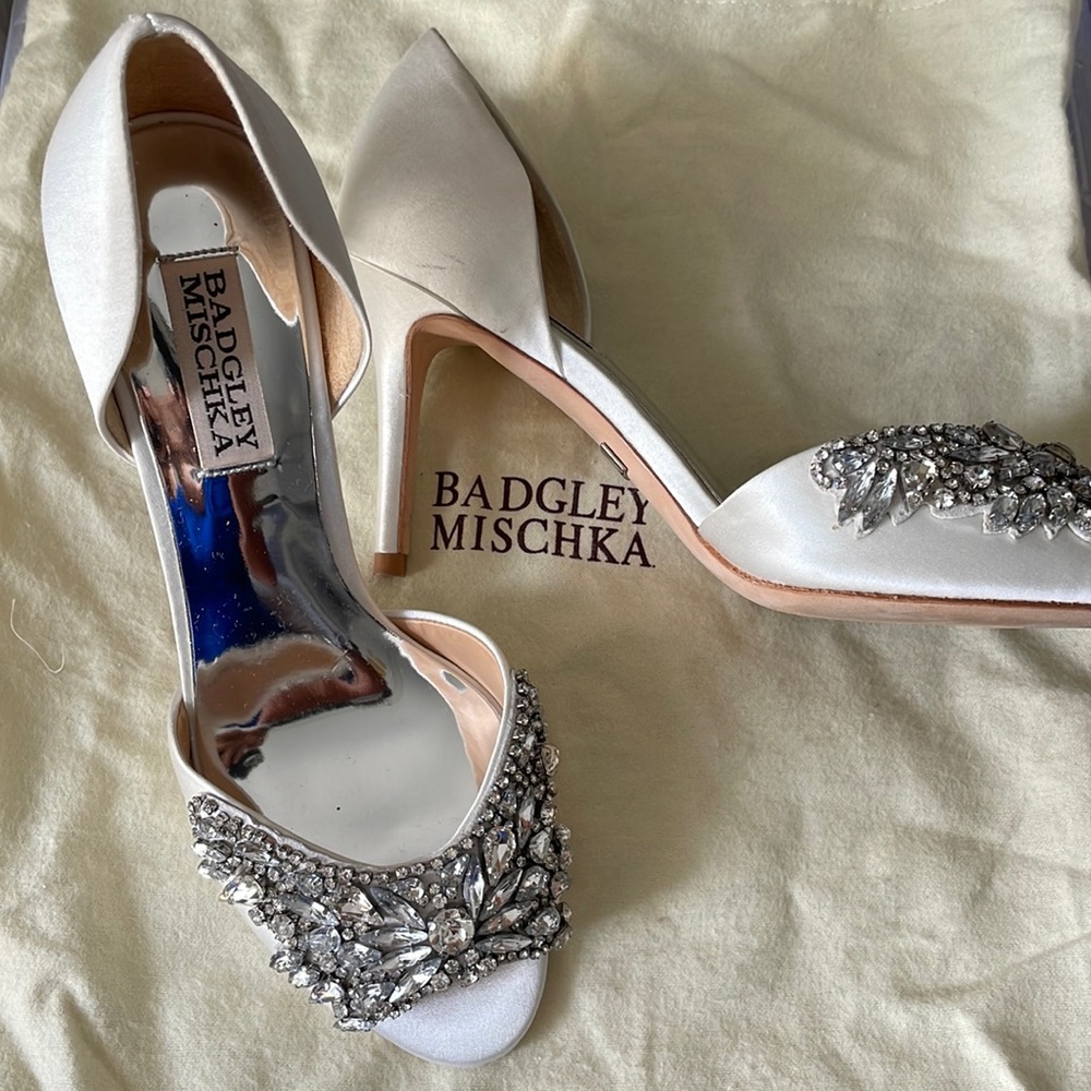 Badgley Mischka 2 1/2” heels with rhinestones